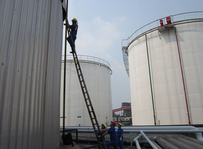 差速防墜器高空作業圖